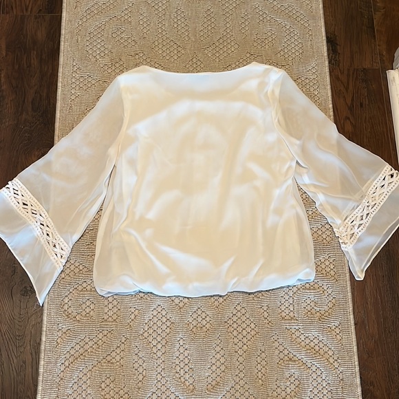 Ivory Flowy blouse - Picture 5 of 5